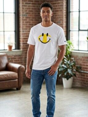 Champion Crewneck Yellow Smiley Face Tshirt Size Medium Women's